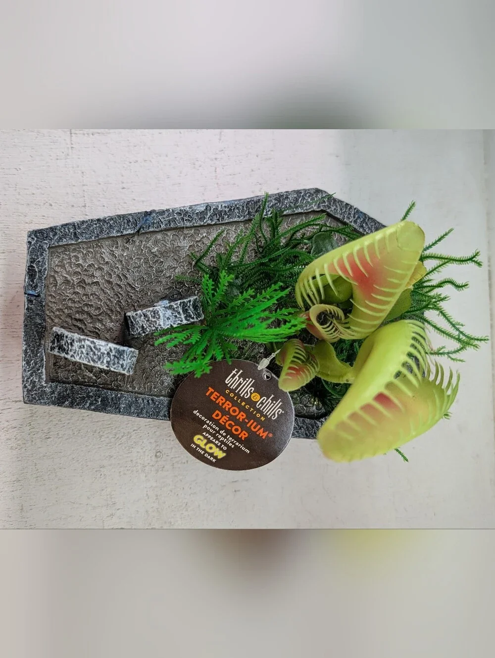 NWT Halloween Venus Flytrap Terrarium Decor Glow In The Dark Reptile Fish Grave